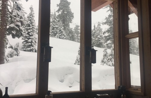 Alpine Meadows House | Alpine Meadows-Bear Creek/Palisades Tahoe/Lk Tahoe Lux Cabin- Mt Views, Hot Tub.