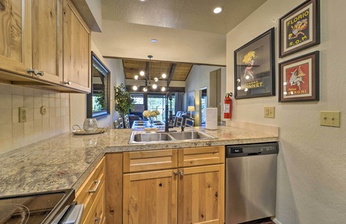 Alpine Meadows Condo | Alpine Meadows Condo w/Mtn Views Near Lake Tahoe