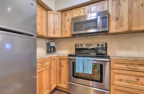 Alpine Meadows Condo | Alpine Meadows Condo w/Mtn Views Near Lake Tahoe