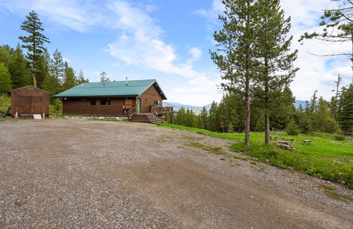Bozeman Cabin | Alpine Oasis - Cabin in the trees with Bridger Mountain views and a hot tub!