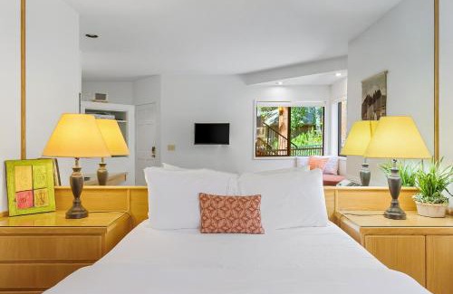 Century West Apartment | Alpine Studio at Mount Bachelor Village Resort with Pool and Hot Tub