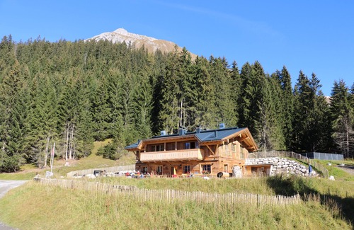 Elbigenalp Apartment | Alpine style mountain apartment Aui with a fantastic view of the mountains and the Lech Valley