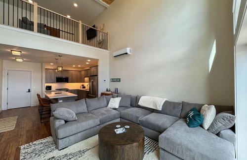 North Conway Condo | Alpine Vista | Mountainside | Luxe | Pool/Hot tub