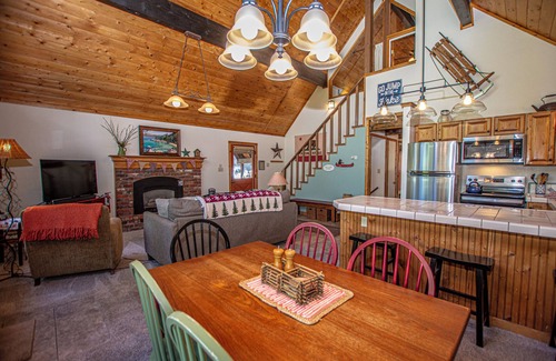 Comstock Acres House | Alpine Welcome by Hauserman Rental Group