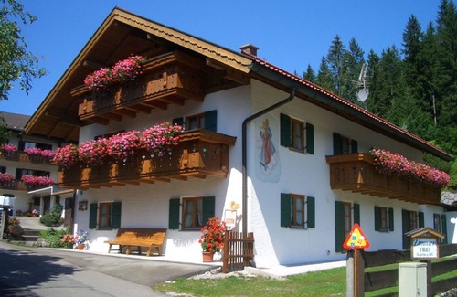 Untergrainau Apartment | Alpspitze for 3 persons and view to the Zugspitze