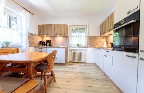 Schmolz Apartment | Alpspitzstubn - Ihr Wohlfühlort mit Bergpanorama