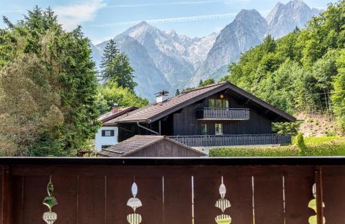 Schmolz Apartment | Alpspitzstubn - Ihr Wohlfühlort mit Bergpanorama