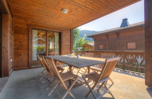 Montriond Ski Chalet | Alptitude Chalet Largo - spacious detached chalet