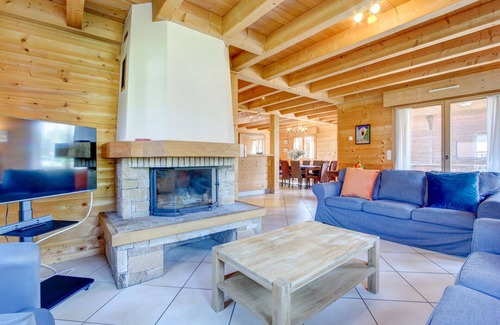 Montriond Ski Chalet | Alptitude Chalet Largo - spacious detached chalet
