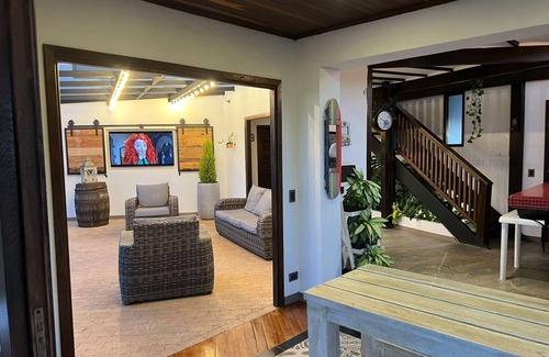 El Penol Cabin | Altavista house: Spacious 5-bedroom with Lakeview, Jacuzzi & WiFi in Guatape