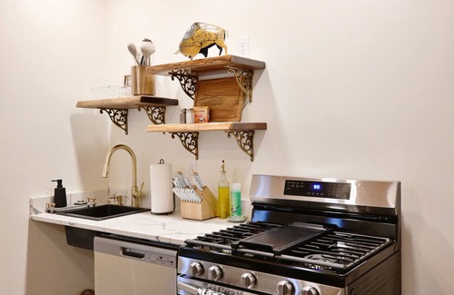 Madison House | Alterra:Slees 8,Steps to Main St,Serene