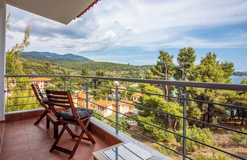 Sithonia House | Alterra Vita Homes by the Sea: Maisonette with BBQ and Garden