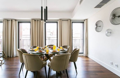 Santo Amaro Apartment | ALTIDO Astonishing 3BR Apt w/view & free parking nearby Lisbon Congress Centre