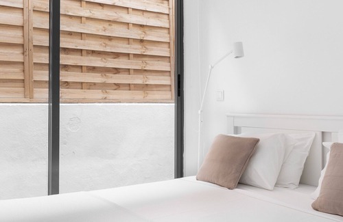 Alcantara Apartment | ALTIDO Modern 3-BR Flat in Alcantara, Lisbon