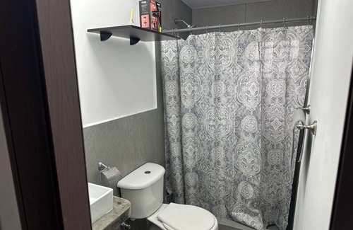 Brisas de Alto Boquete Apartment | Alto Boquete Tourist Lodging - Deluxe Double Room with Private Bathroom