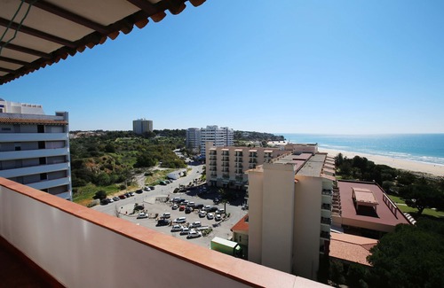 Torralta Apartment | Alvor Torralta; Apart. 3-bedr. apartment 2 min. walk from the beach; 10th floor; sea and mountain views