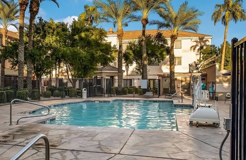 Chandler Apartment | Always a Great Idea To Unwind! Spacious 1BR Unit! Outdoor Pool, Pets are Allowed