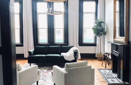 Circleville Apartment | Always & Forever - A Lux Romantic Getaway Suite