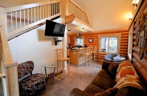 Girdwood Cabin | Alyeska Hideaway Log Cabins - Placer Cabin