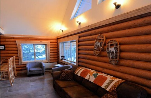 Girdwood Cabin | Alyeska Hideaway Log Cabins - Placer Cabin