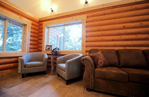Girdwood Cabin | Alyeska Hideaway Log Cabins - Placer Cabin