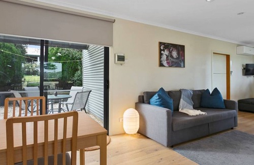Apollo Bay Apartment | ALYESKA ORGANIC FARM STUDIO - couples retreat