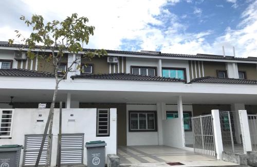 Batu Pahat House | Alyn Home Batu Pahat IV Wifi Cuckoo