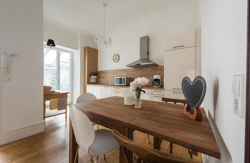 Altstadt Apartment | Am Puls der größten Stadt am See