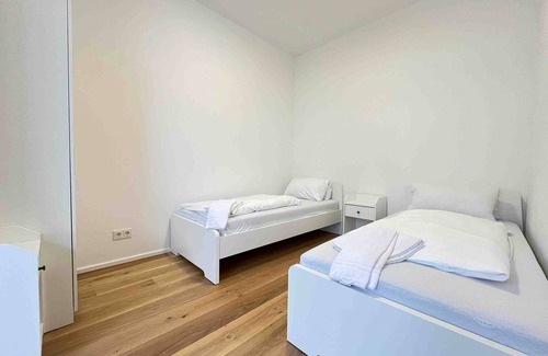 Amberg Apartment | (AM1094) Modern mechanic's apartment/temporary apartment
