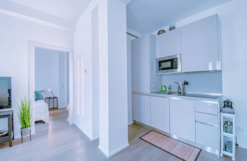 De Angeli Apartment | AM65 SUITE - 16 min Duomo +Terrazzo + Parcheggio