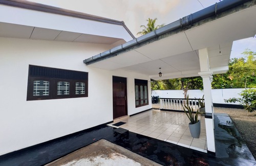 Weligama Villa | Amagee Nature Resort 3-bedroom villa in wonderful Weligama with 2 AC Rooms