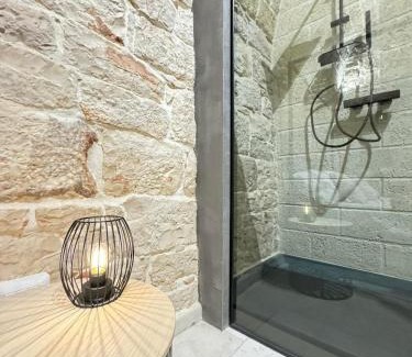 Corato Bed & Breakfast | Amalè Suite 25 Medioevo Design