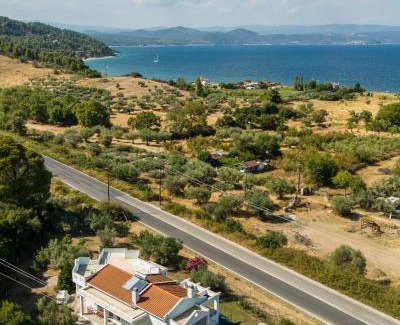 Agios Nikolaos Apartment | Amalfi by halu!, Apartment with private garden