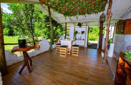 San Cristobal Bed & Breakfast | Amancay House, Jacuzzi and Pool