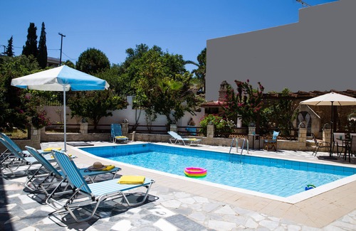 Roussospiti Villa | Amarandos Rethimno's villa : perfect accommodation for up to 20 guests!