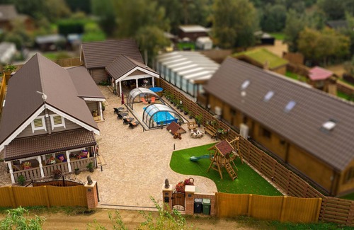 Pentney Villa | Amazing 14 berth villa with private pool at Pentney Lakes in Norfolk ref 34079A