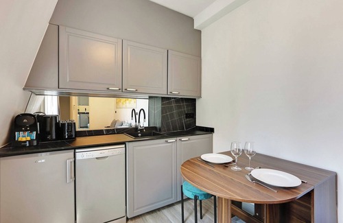 Quartier de la Roquette Apartment | Amazing 2BD/6P apt with A/C - Bastille
