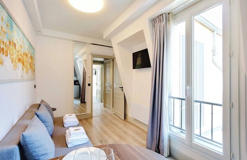 Quartier de la Roquette Apartment | Amazing 2BD/6P apt with A/C - Bastille