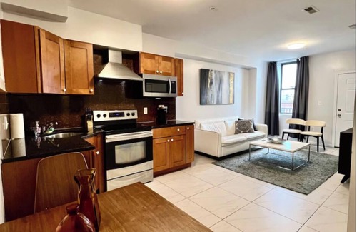 Chinatown Apartment | Amazing 2Bd Apt with Prime Location! Steps from the Convention center