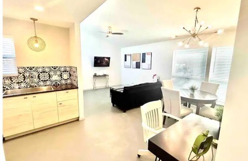 Franklin Park Apartment | Amazing 2Bd home near Downtownn