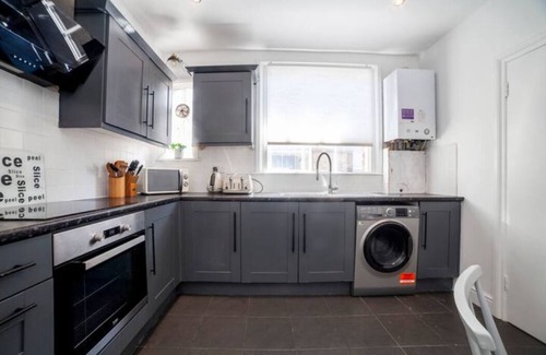 Herne Hill Apartment | Amazing 2BDR apt near park, Herne Hill