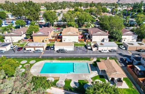Riverside Apartment | Amazing 3 BD Condo Near UC Riverside - Shared Pool