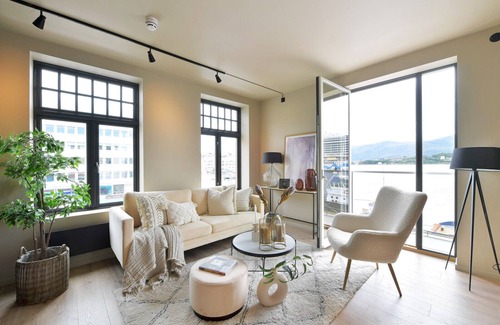 Alesund Apartment | Amazing 3 Bedroom Apartment in the Heart of Aalesund