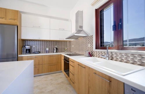 Trachilos Villa | Amazing 3-bedroom Sea Villa next to the sandy beach