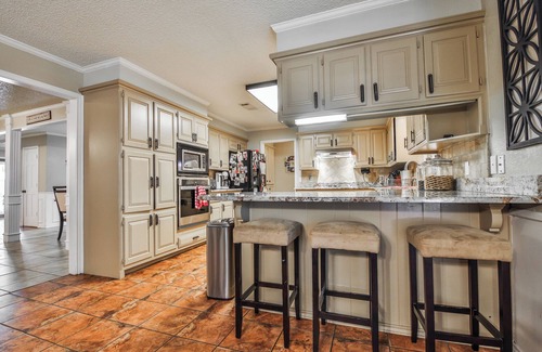 Raintree House | Amazing 4,500 sq ft 2-story home in King's Gate. Perfect for large groups!
