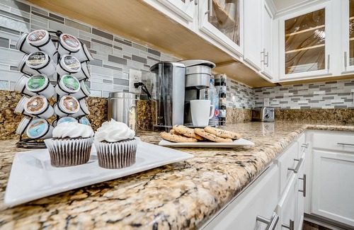 McCullough Hills House | Amazing 5 Bed/4 Bath Residence with Pool/Spa