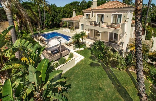 Almancil Villa | Amazing Algarve Villa | 5 Bedrooms | Villa Lillian | Private Pool & Ping Pong.