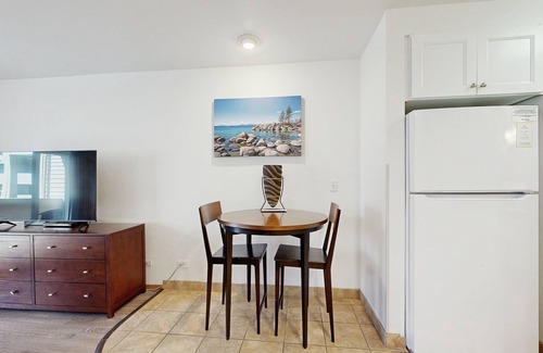 South Lake Tahoe Apartment | Amazing amenities, pool views, and a privileged location near Heavenly await