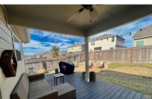 Austin Apartment | Amazing and Modern 4bedroom in SE Austinn