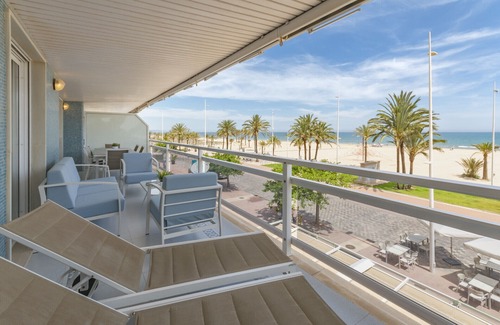 Grau i Platja Apartment | Amazing apartment decorated, with wifi, in front of the beach, AG TURQUESA 2A Premium
